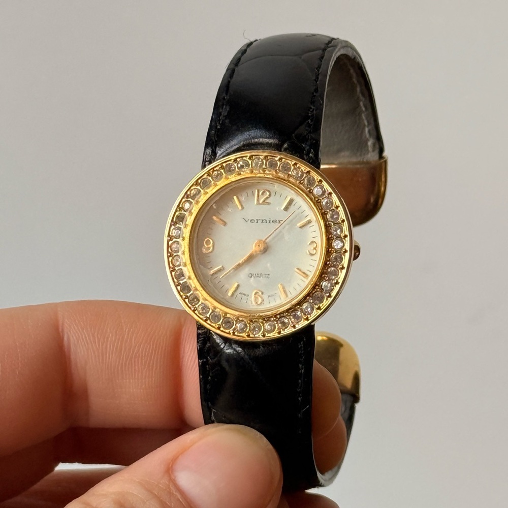 Vintage Vernier Women's Gold and Black Watch